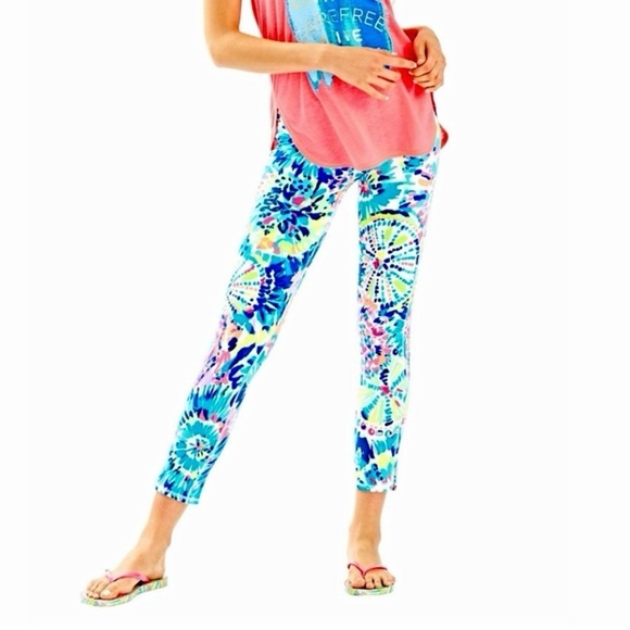 NWT Lilly Pulitzer UPF 50+ Luxletic 21” Weekender Crop...